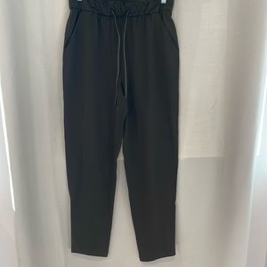LULULEMON Keep Moving High Rise Pant sz 6